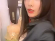 頂級網紅主播鏡頭前露奶露逼與狼友激情互動手指摳逼呻吟